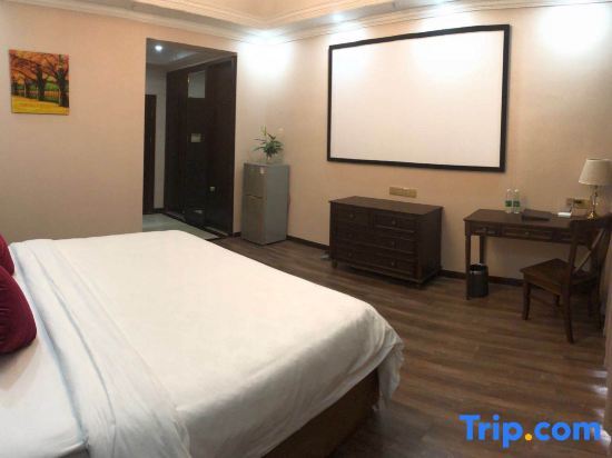 Ухань: Chunshen Hotel(Tan Xinpei Metro Station, Jiangxia District Government, Wuhan)
