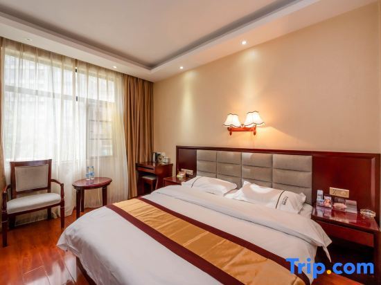 Куньмин: Yi Feng Bussiness Hotel