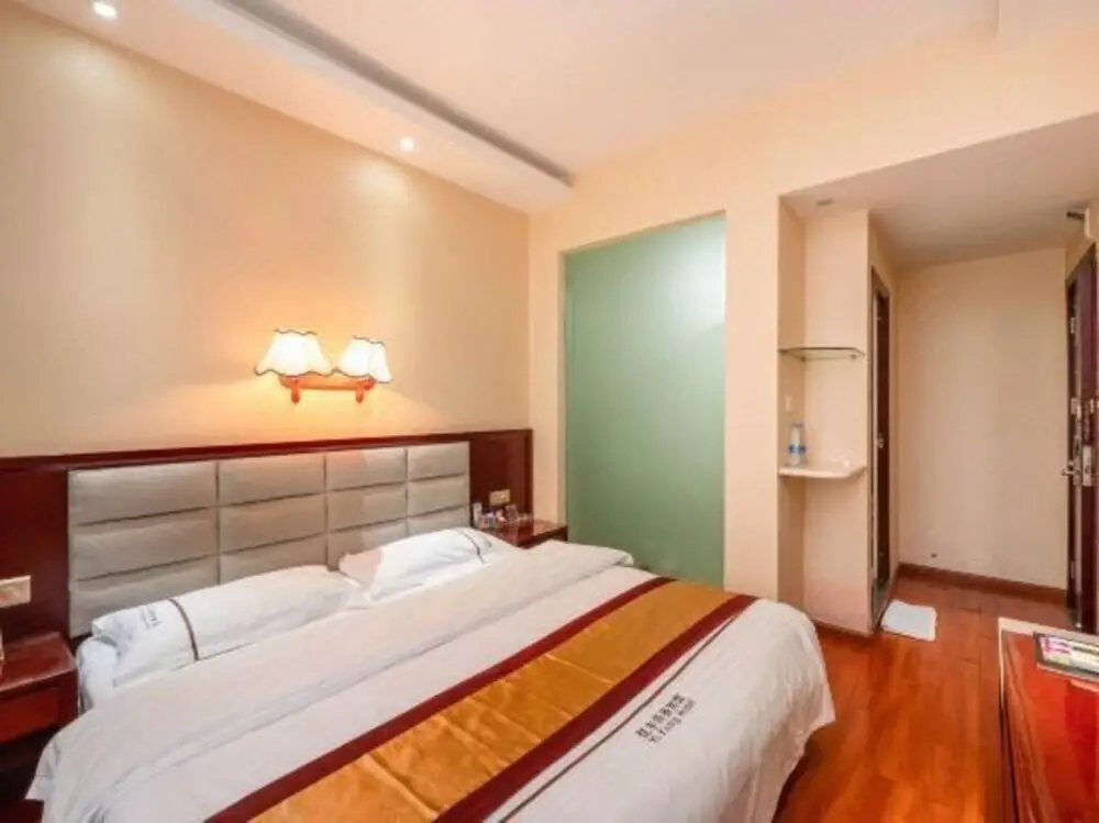 Куньмин: Yi Feng Bussiness Hotel