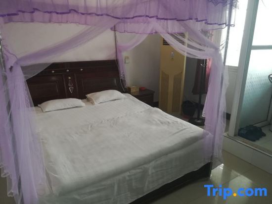 Цзясинь: Pinghu fang yi hotel