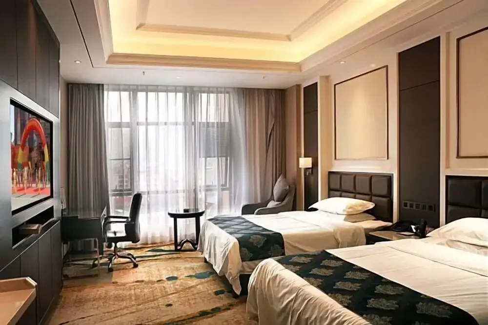 Дэхун: Yingjiang Triumph Hotel