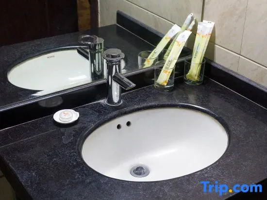 Хеби: Qixian Jinbaihui Business Hotel