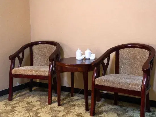 Хеби: Qixian Jinbaihui Business Hotel