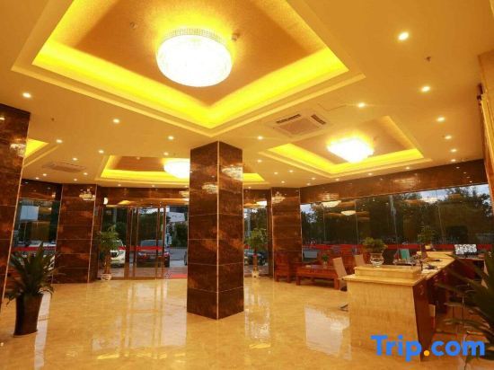 Фанчэнган: Dongxing Chengshi Relian Seaview Hotel