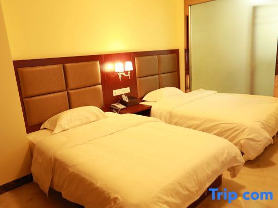 Фанчэнган: Dongxing Chengshi Relian Seaview Hotel