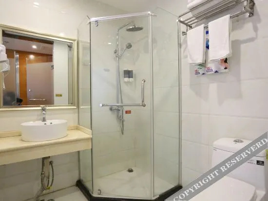 Юэян: Yayue Four Seasons Business Hotel