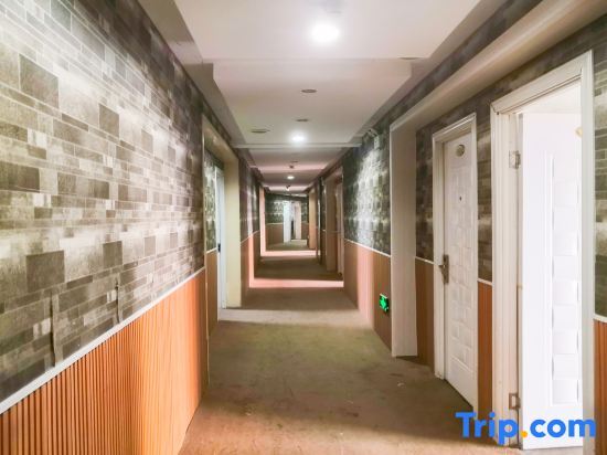 Нинбо: Cixi Huakun Theme Hotel