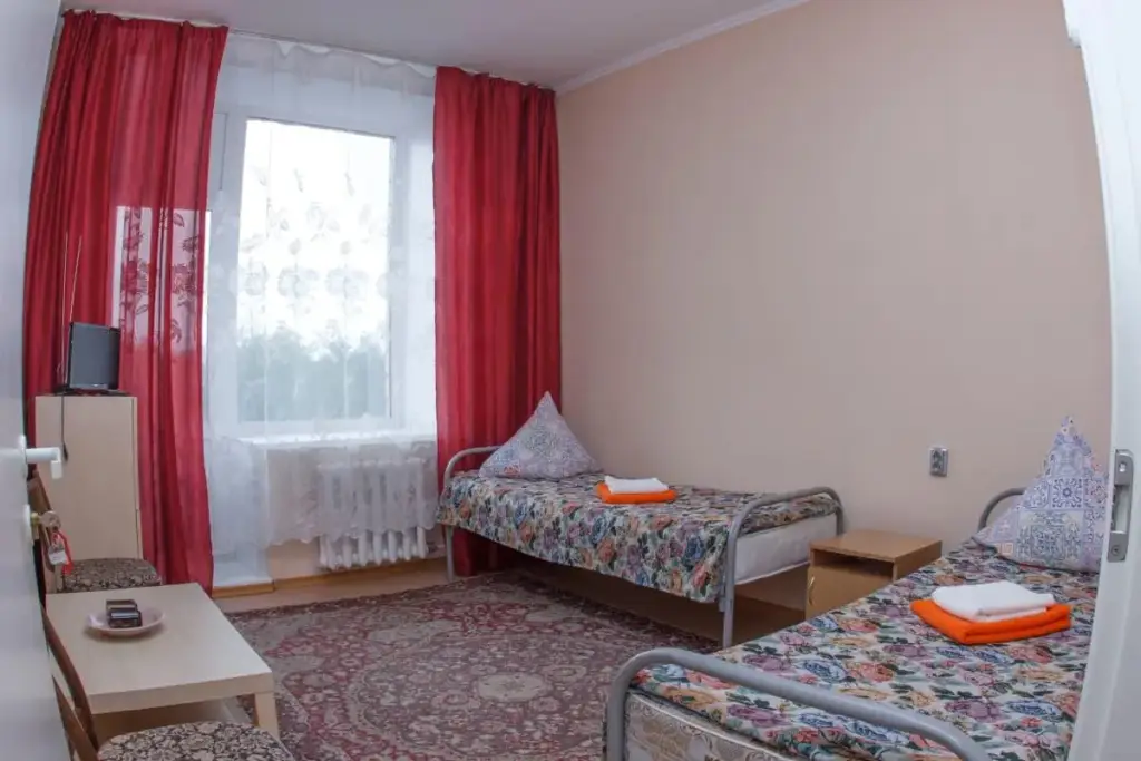Красноярск: Hotel Tri Medvedya