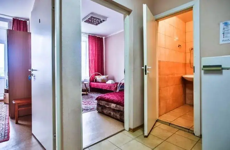 Красноярск: Hotel Tri Medvedya