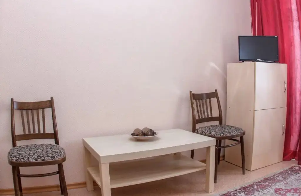 Красноярск: Hotel Tri Medvedya