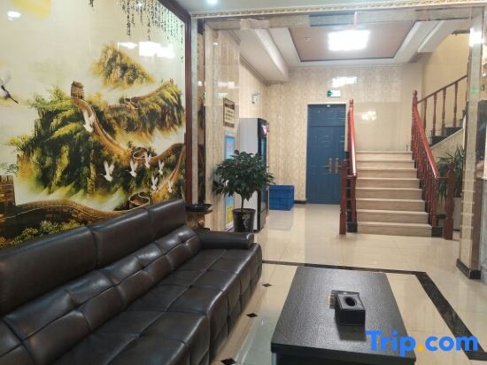 Цзясинь: Pinghu Xinyue Fashion Hotel