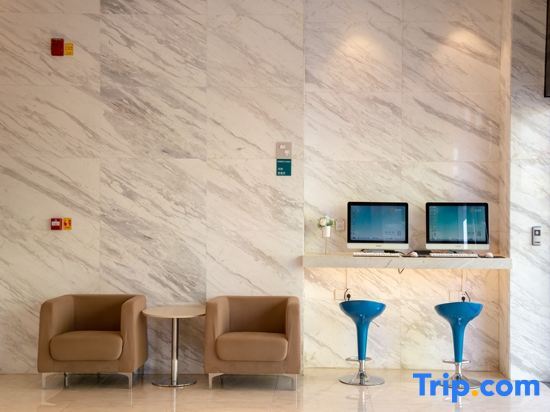 Юйлинь: Season flower HOTEL (Yulin Hongjin Mall Branch)
