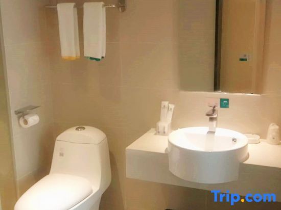 Юйлинь: Season flower HOTEL (Yulin Hongjin Mall Branch)