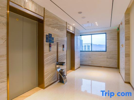 Юйлинь: Season flower HOTEL (Yulin Hongjin Mall Branch)