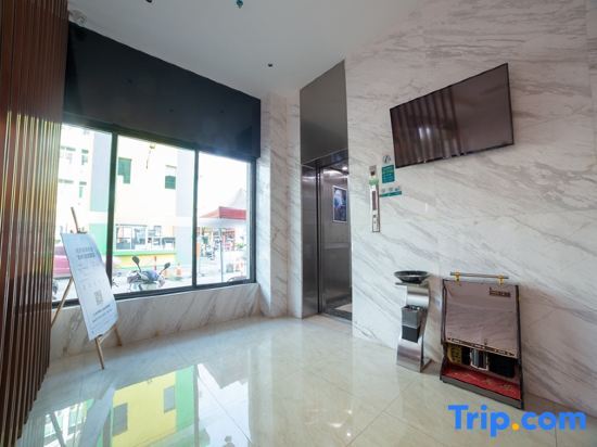 Юйлинь: Season flower HOTEL (Yulin Hongjin Mall Branch)