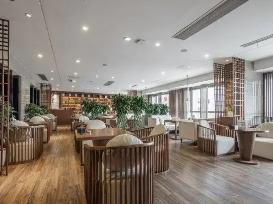 Чэнду: Holiday Meidi Hotel (Chengdu University Games Sports Center)