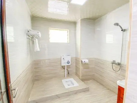 Линшуй: Lingshui Xinshengyuan Travel Agency