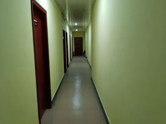 Чжуншань: Orange Apartment
