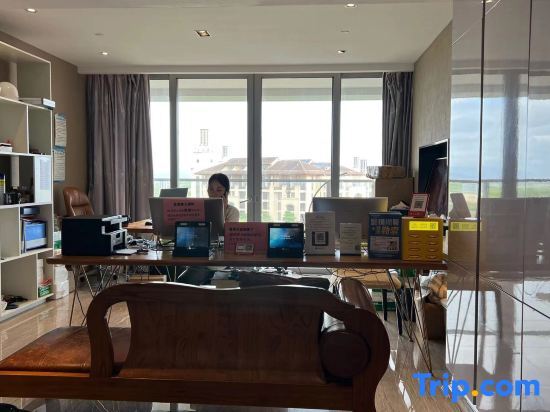 Санья: Perfect Holiday Seaview Apartment (Sanya Haitang Bay Poly)