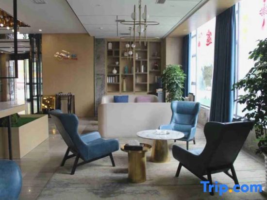 Дажоу: Super 8 Hotel (Dazhou Quxian Fortune Center)