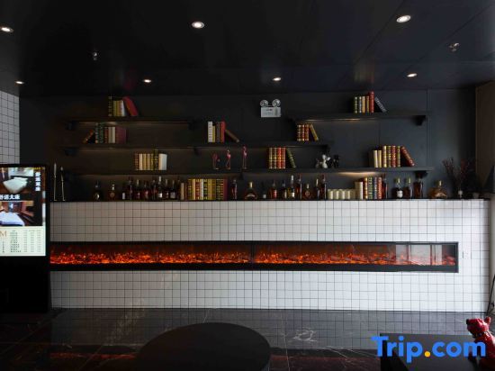 Хучжоу: Huzhou Manani Hotel (Zhili Golden Coast Children's Clothing City)