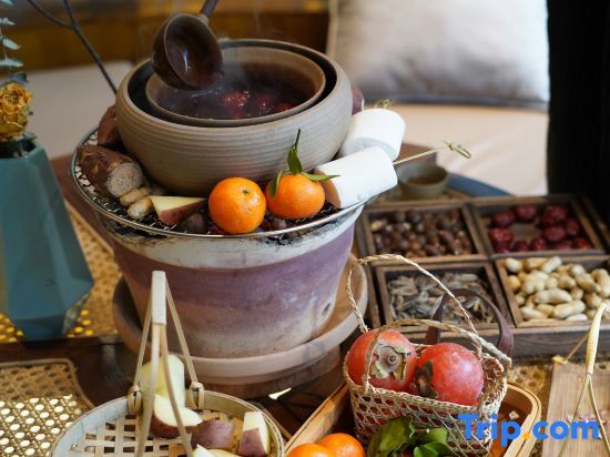 Вэньчуань: Qingchengshan Weishui Memory Hot Spring Homestay (Qingcheng Houshan Tai'an Ancient Town Branch)