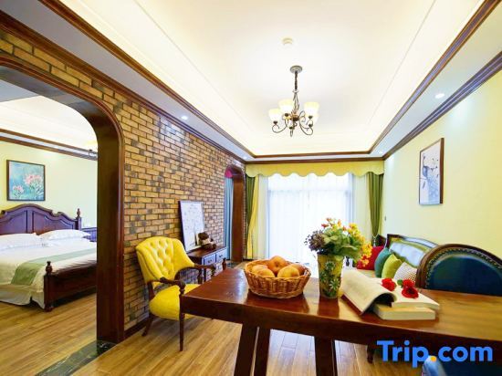 Хучжоу: Mogan Mountain Xiaofeng Mujing Xiangye Hot Spring Hostel
