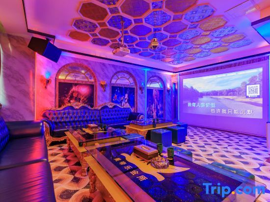 Фошань: Foshan Yuefeng High-altitude Garden Panorama Hotel (Jiujiangzhen Xinji Plaza)