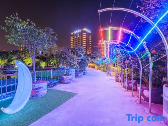 Фошань: Foshan Yuefeng High-altitude Garden Panorama Hotel (Jiujiangzhen Xinji Plaza)