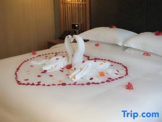 Яньань: Yan'an Hongze International Hotel
