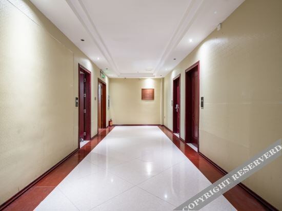 Lanyang: Jiahua Business Hotel (Danzhou Summer Plaza Store)
