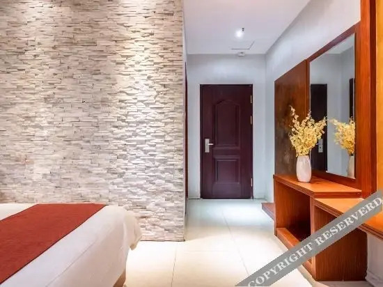 Lanyang: Jiahua Business Hotel (Danzhou Summer Plaza Store)