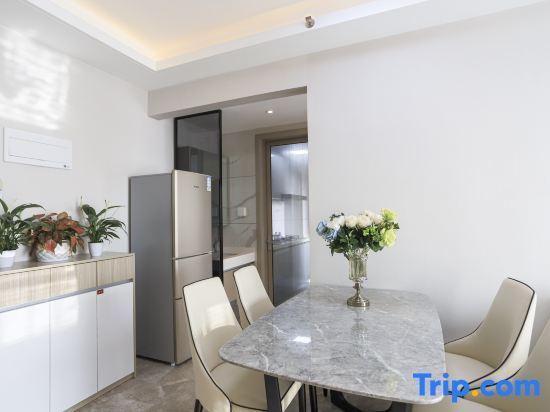 Шэньчжэнь: Bangtuo Meinuo Executive Apartment (Shenzhen Wanda Plaza)
