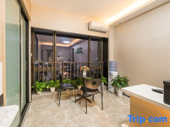 Шэньчжэнь: YEM Tata Executive Apartment (Shenzhen Baoan Wanda Plaza Store）