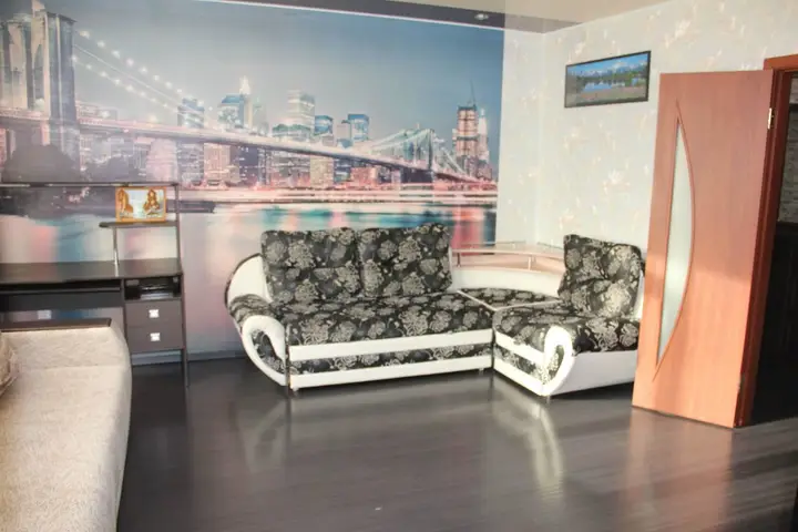 Красноярск: Апартаменты на Авиаторов 42