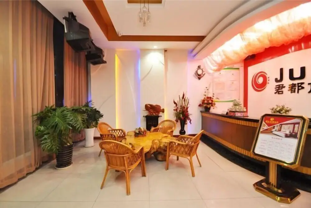 Линьи: Jundu Business Hotel