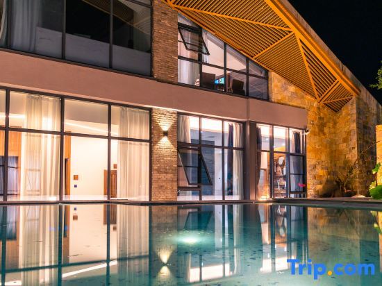 Лешан: Yunfuli Yunsu·Emeishan Yunshuiju Private Hot Spring B&B