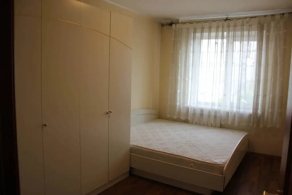 Красноярск: Na Robespyera 34-2 Apartments