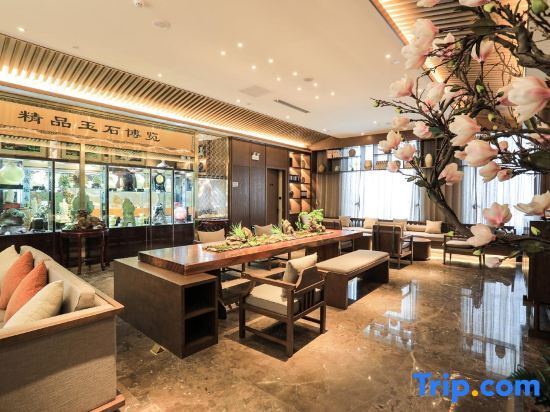 Урумчи: Mehoo Lestie Hotel (Urumqi Wanda Plaza High-speed Railway Station)