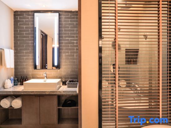 Урумчи: Mehoo Lestie Hotel (Urumqi Wanda Plaza High-speed Railway Station)
