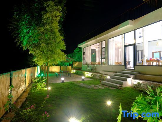 Яншо: Yangshuo Yuchishe Homestay (Yulonghe Zhuyu Drifting Jinlong Bridge Wharf)