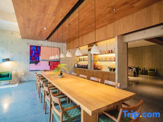 Хучжоу: Moganshan - Designer Hot Spring Resort Homestay