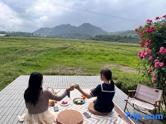 Хучжоу: Moganshan - Designer Hot Spring Resort Homestay