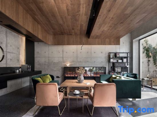 Хучжоу: Moganshan - Designer Hot Spring Resort Homestay