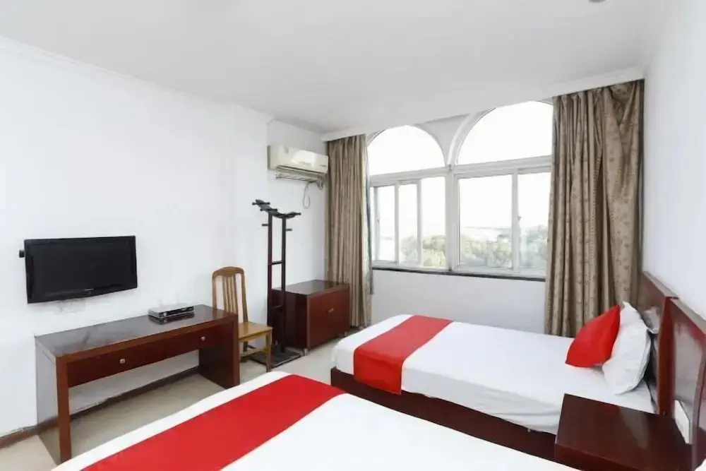 Xuancheng: Xuancheng Tianzi Business Hotel