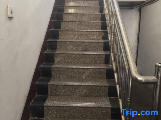 Xuancheng: Xuancheng Tianzi Business Hotel
