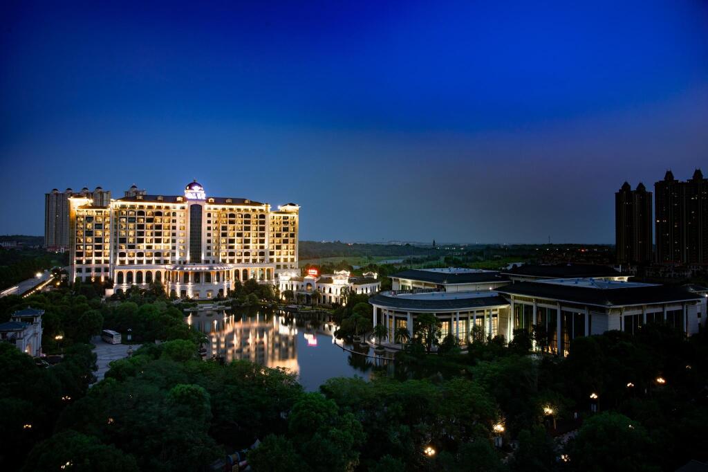 Evergrande Hotel Nanchang — фото 1