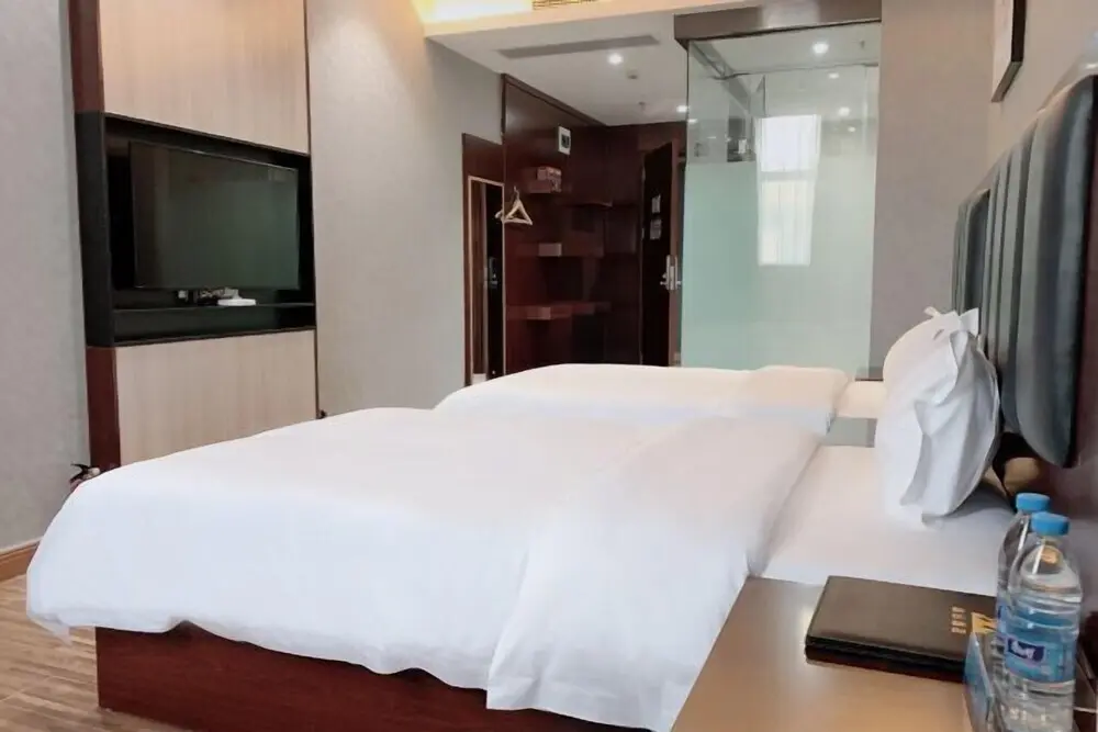 Чжуншань: Qishan Hotel (Zhongshan Yijiayi Xinghe Plaza)