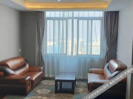 Чжуншань: Qishan Hotel (Zhongshan Yijiayi Xinghe Plaza)