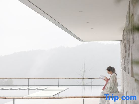 Чэнду: Qingxia Shanju Yeshe Resort Hotel